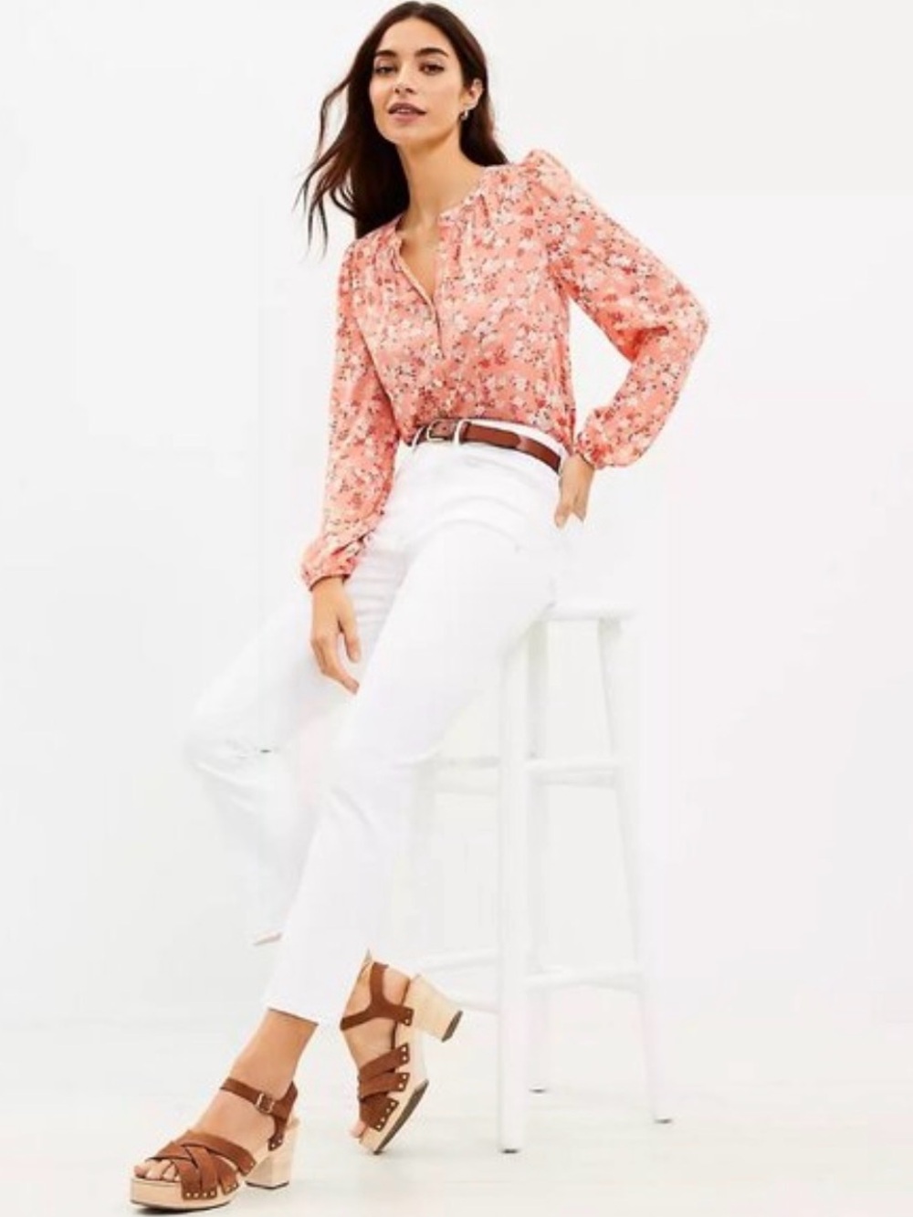 LOFT The Kick Crop White Jeans Size 28 / 6